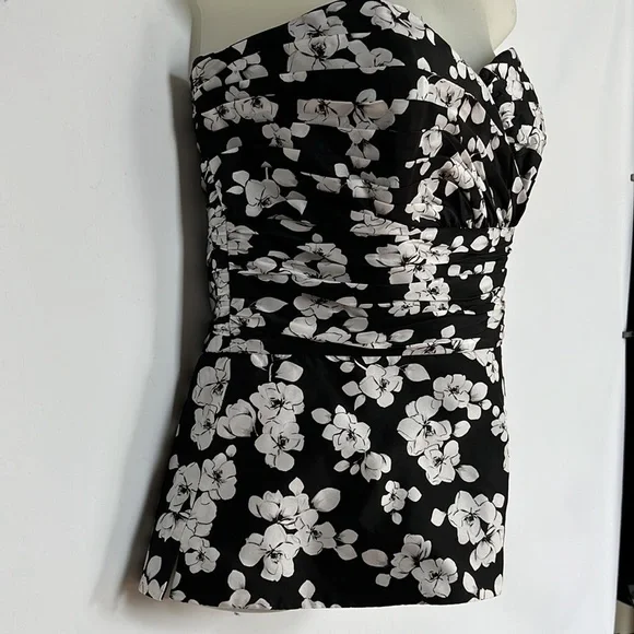 White House Black Market Strapless Silk Corset Top Size 4 - Picture 5 of 10